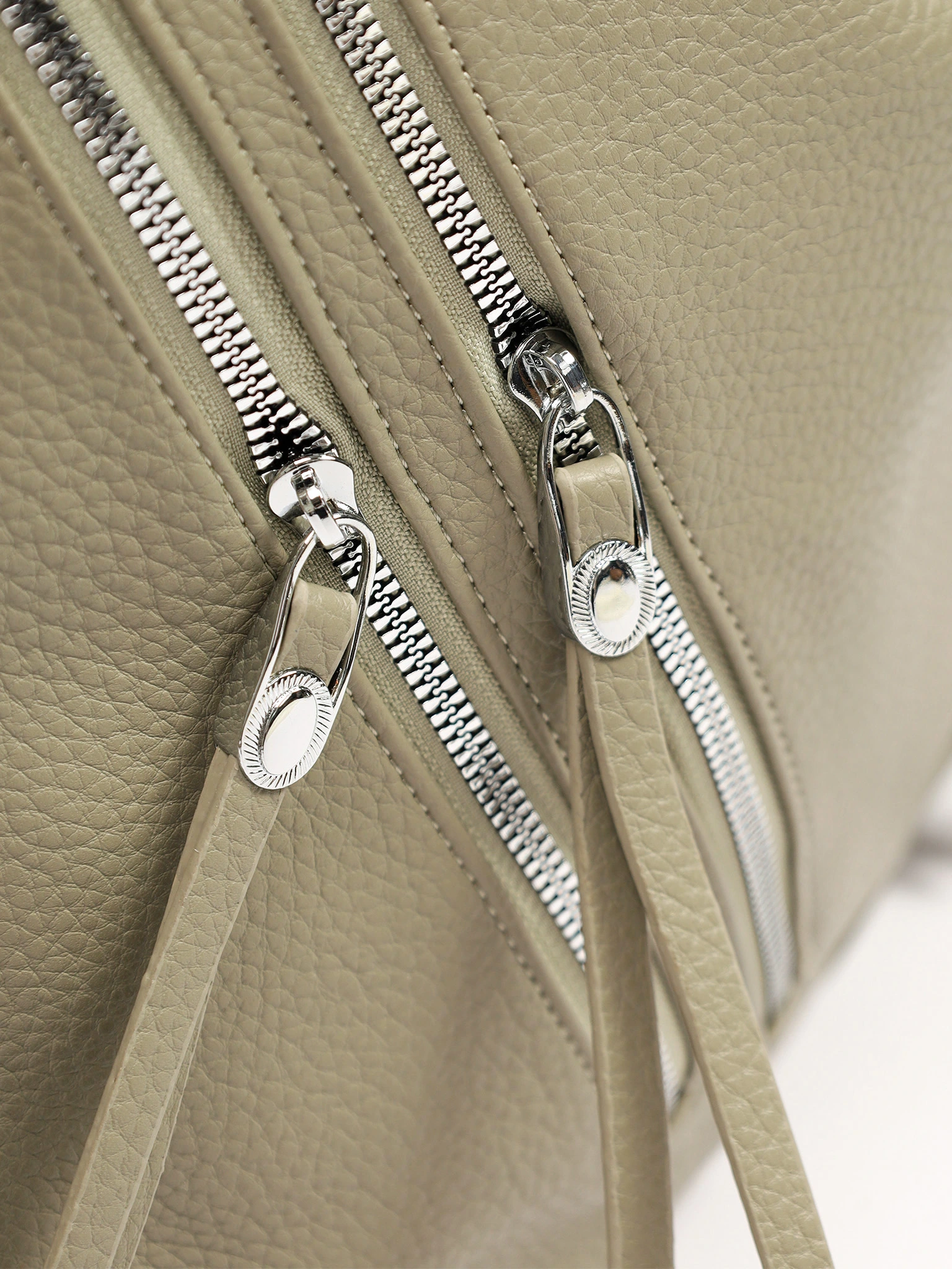 Сумка-шоппер с декоративными пуллерами в ассортименте